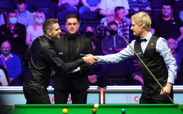 后场人员过 后场人员过