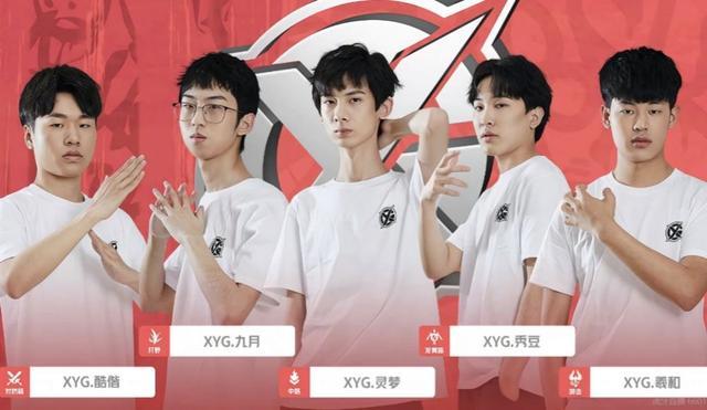 他的自信不 他的自信不